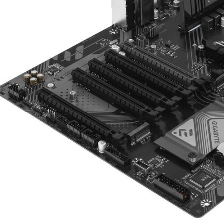 Материнская плата GIGABYTE B550 EAGLE